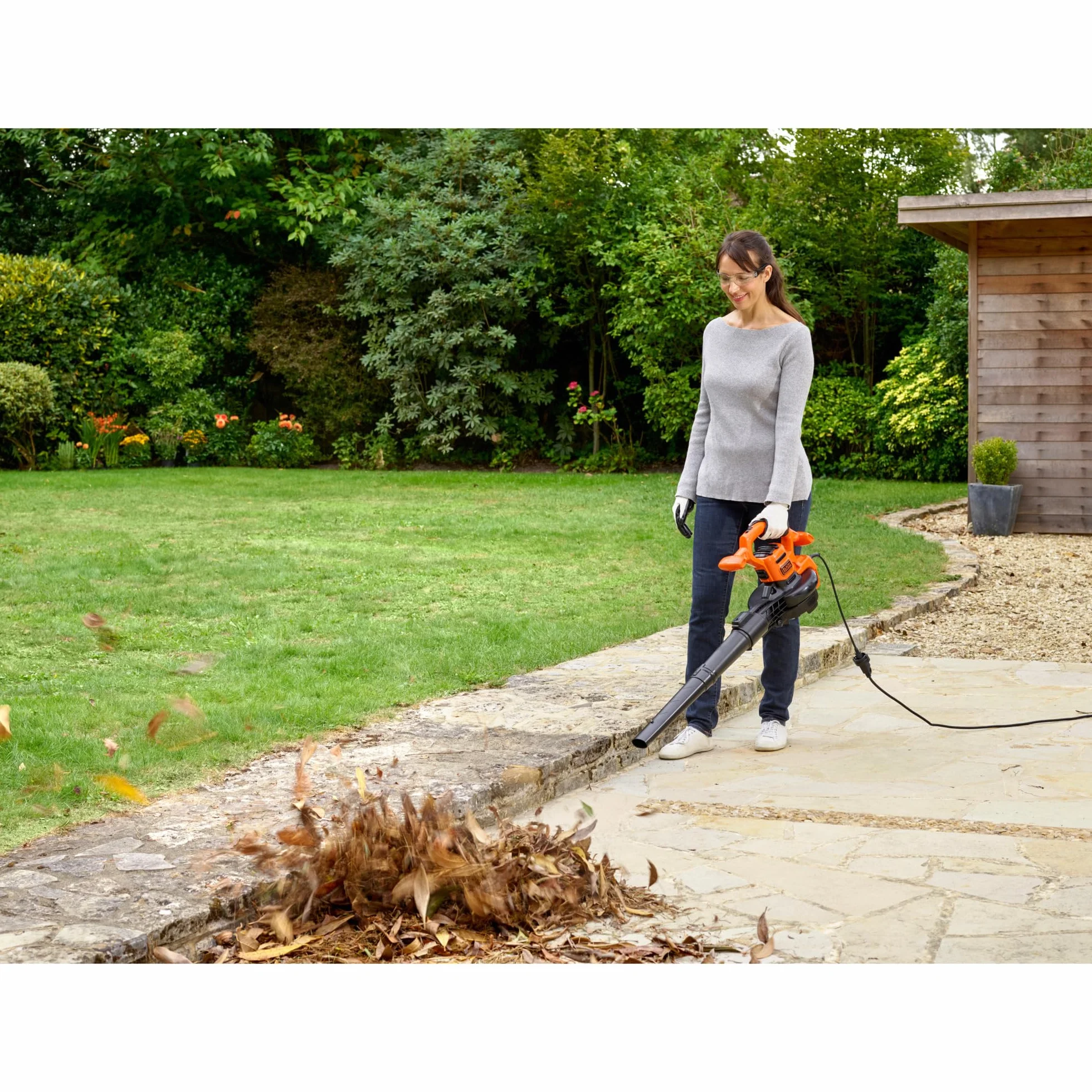 BLACK+DECKER BEBLV260 Soplador Aspirador y Triturador de Hojas 2.600W Velocidad de Soplado de 315 Km H