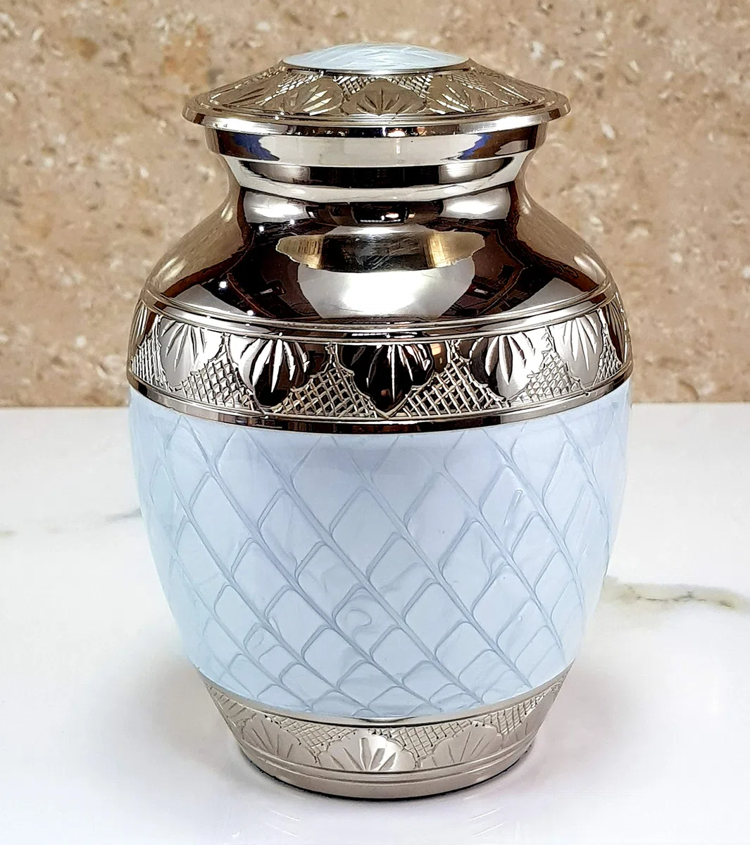 eSplanade Tarro Conmemorativo de Urna de Cremación de Metal, Tamaño Mediano para Entierro de Cenizas Funerarias, Grabado, Azul, 6 Pulgadas
