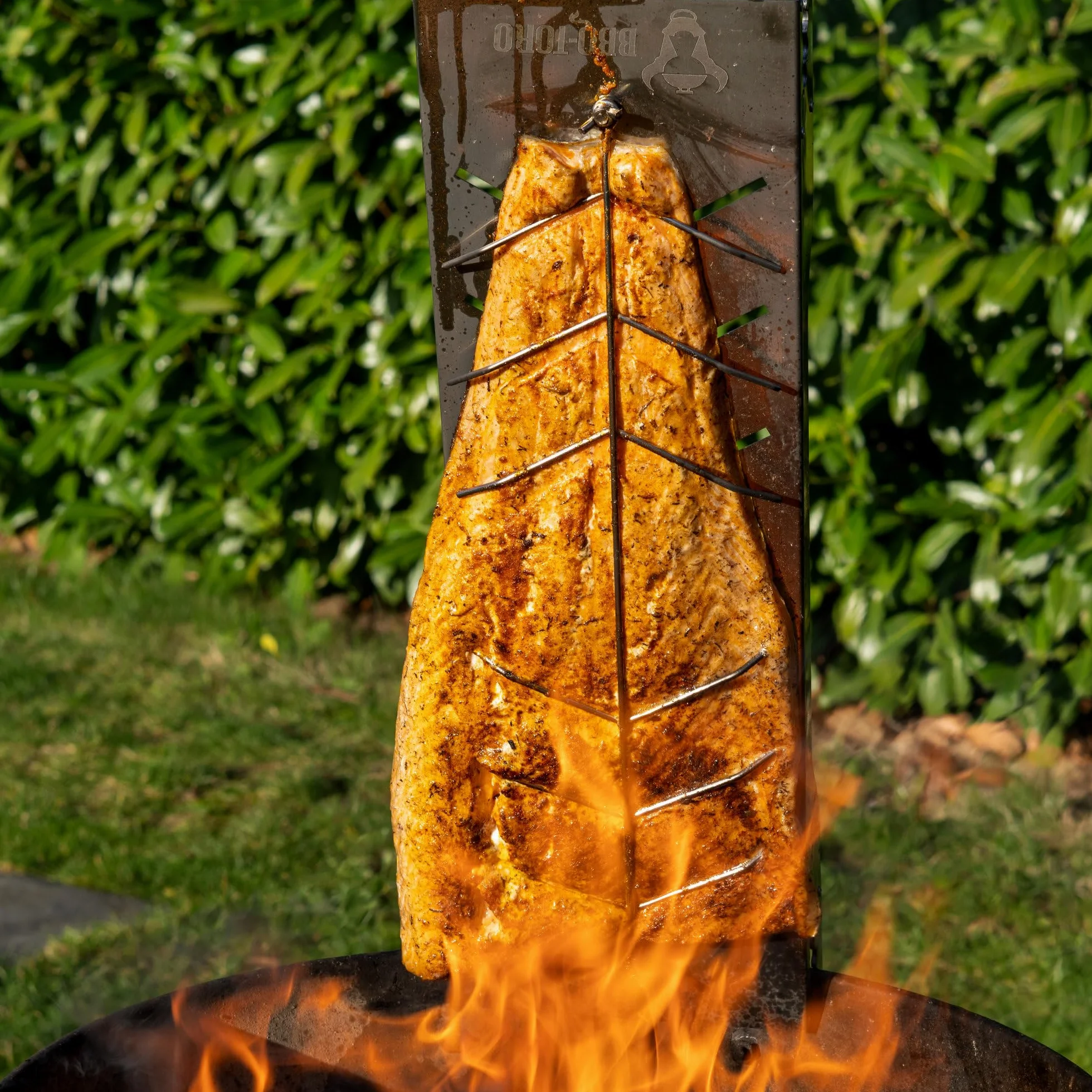 BBQ-Toro Ahumadores de Salmón | Tabla de Salmón Flameado de Acero Inoxidable | Tabla para Ahumar con Inclinación Ajustable | Ahumador de Salmón para Braseros, Cuenco de Fuego, Parrillas, Barbacoa
