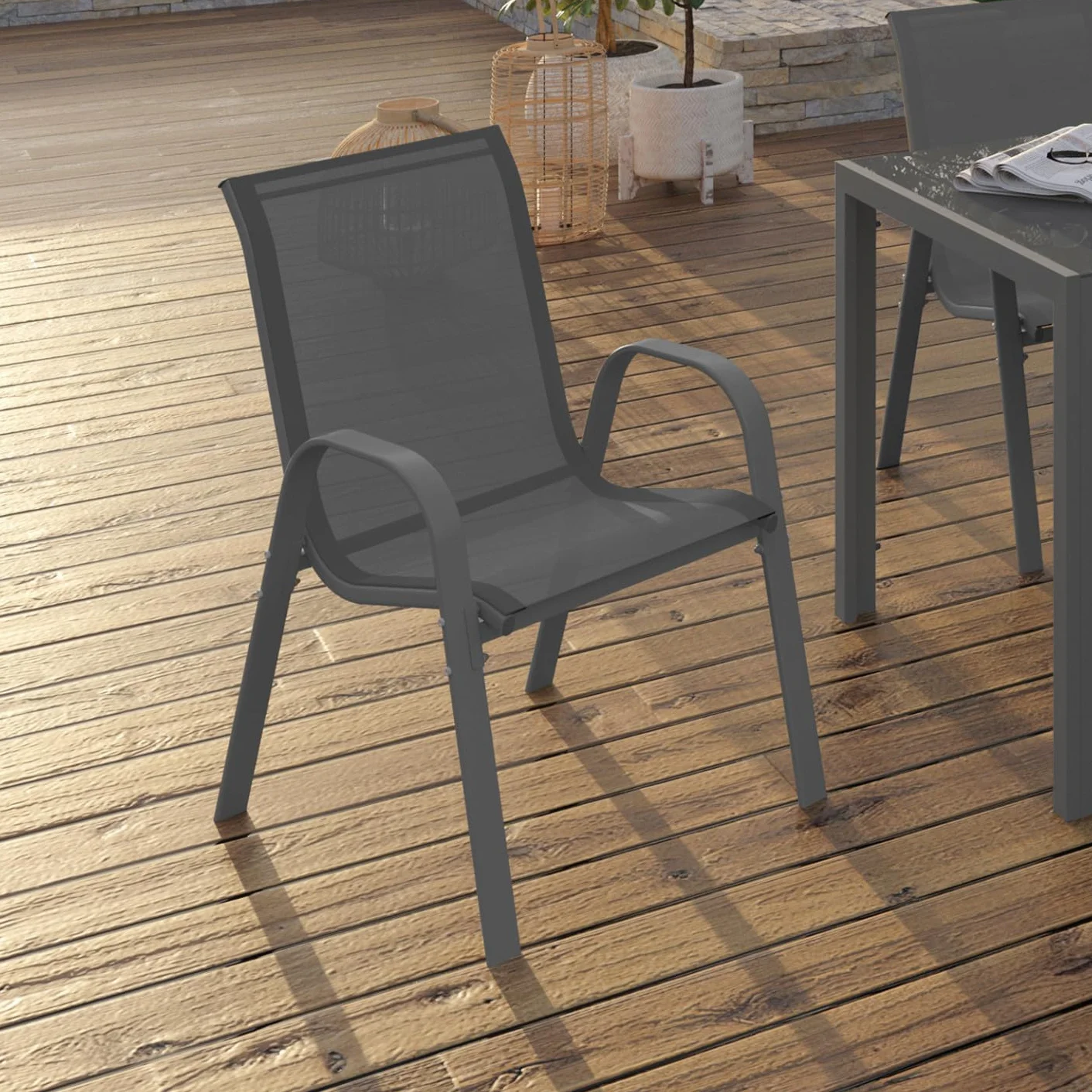 IDMarket LYMA - Juego de 4 sillas de jardín apilables de metal y textileno, color gris