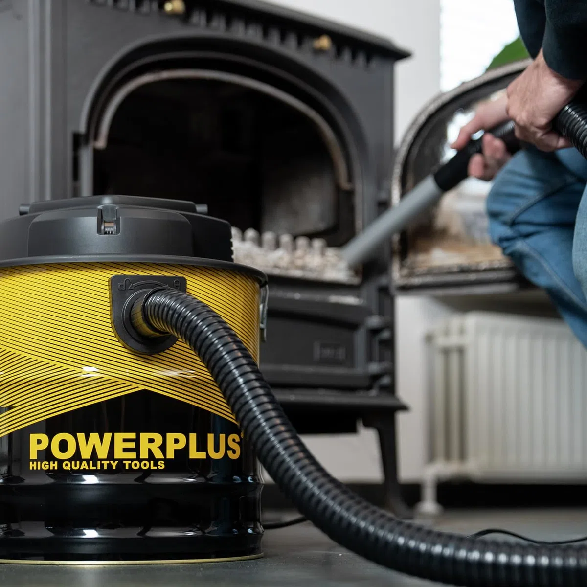 POWERPLUS Aspirador de Cenizas POWX3018-1800 W y 18 kPa de Potencia de succión