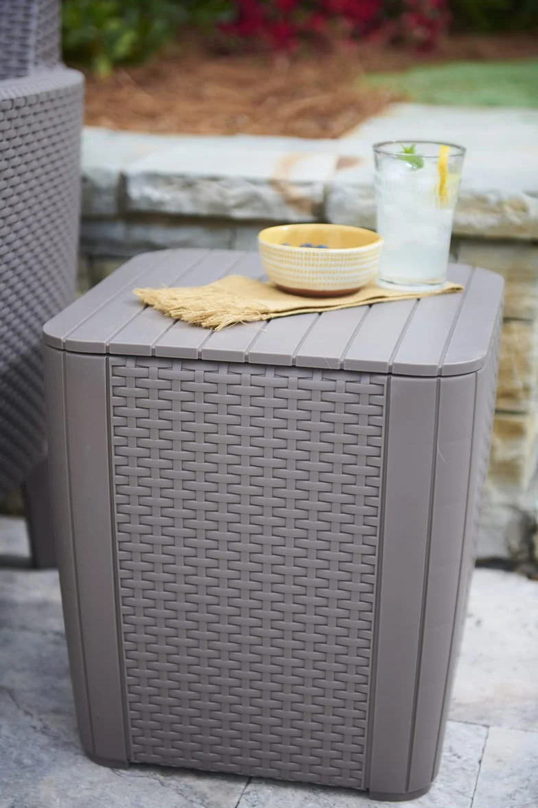 Allibert by Keter Luzon Flat Wicker - Mesa de jardín (Grafito, Tapa extraíble, con Espacio de Almacenamiento, plástico, Aspecto de ratán Plano)