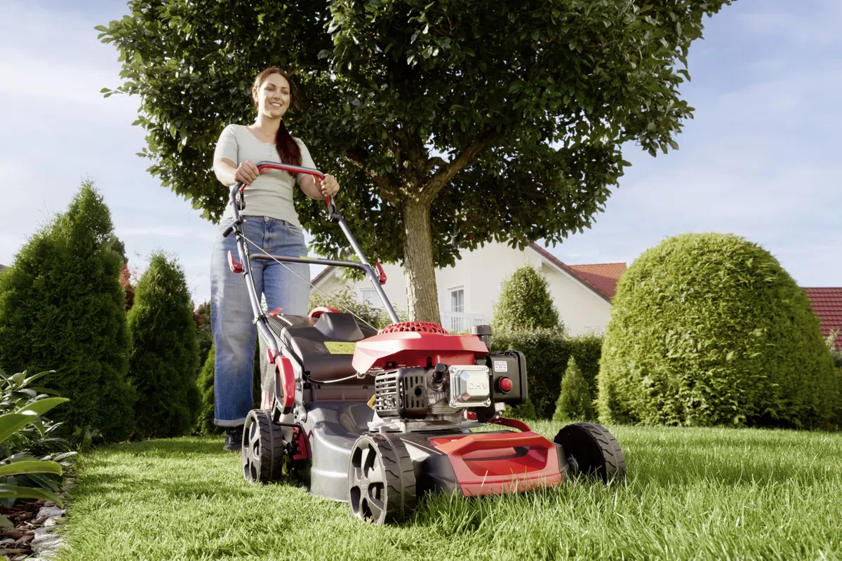 AL-KO Cortacésped de Gasolina Easy 4.16 P-D, Ancho de Corte de 41 cm, Potencia de Motor de 1,2 kW, Ajuste de Altura de Corte Central, Carcasa de Chapa de Acero, para césped de hasta 600 m²
